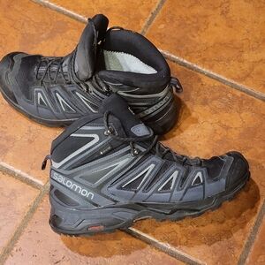 Salomon mens gortex hiking boots